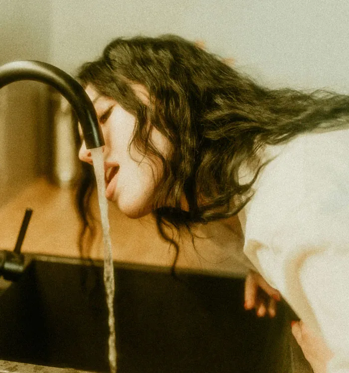 40 Times Cheaters Got Caught After One Small Slip-Up Gave Them Away
