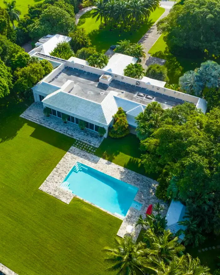 Jeff Bezos’ Billionaire Bunker
