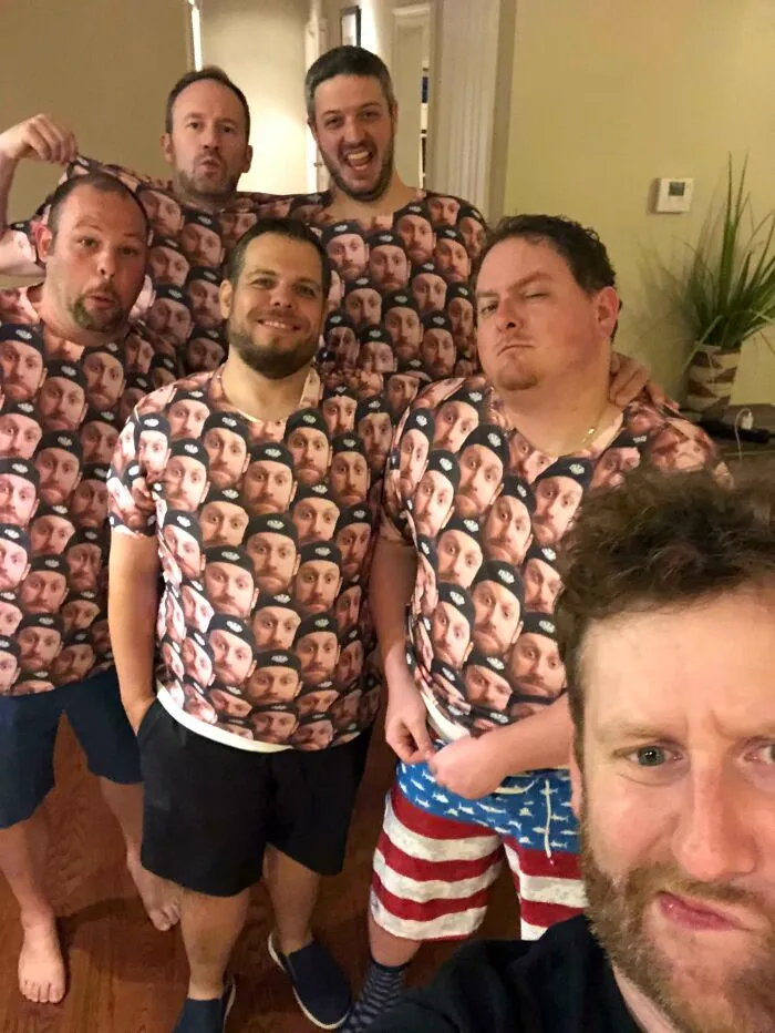 Si estás planeando una despedida de soltero, consigue estas camisetas.