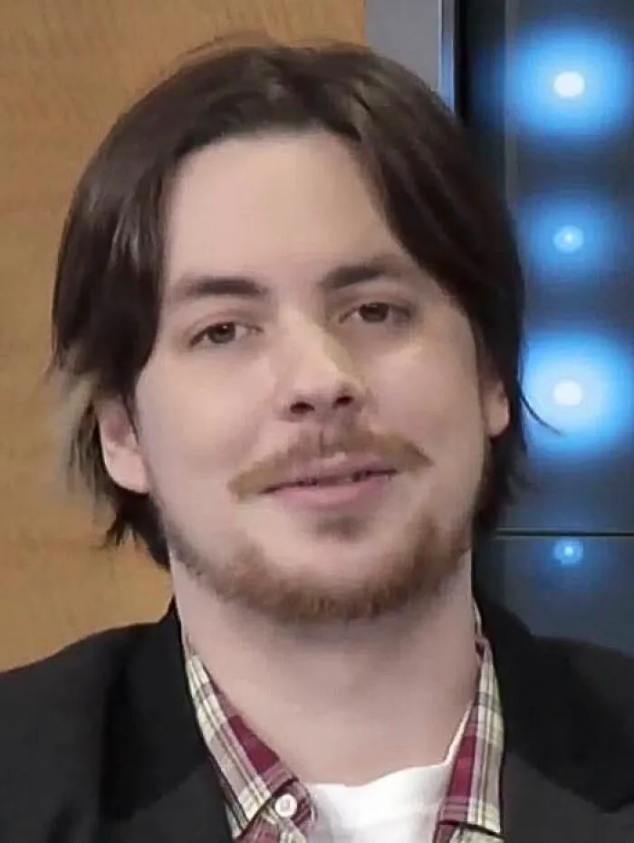 Youtuber Arin Hanson, 39