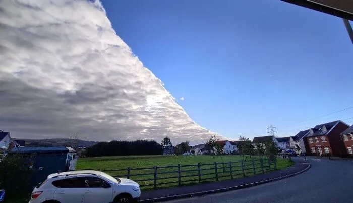 So The Cloud's Just End There, Interesting