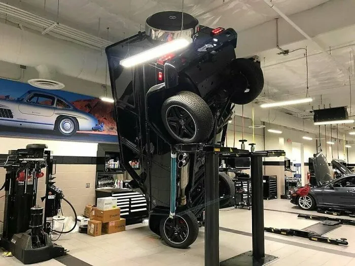 Mientras tanto en el concesionario Mercedes... un G Wagon completamente nuevo