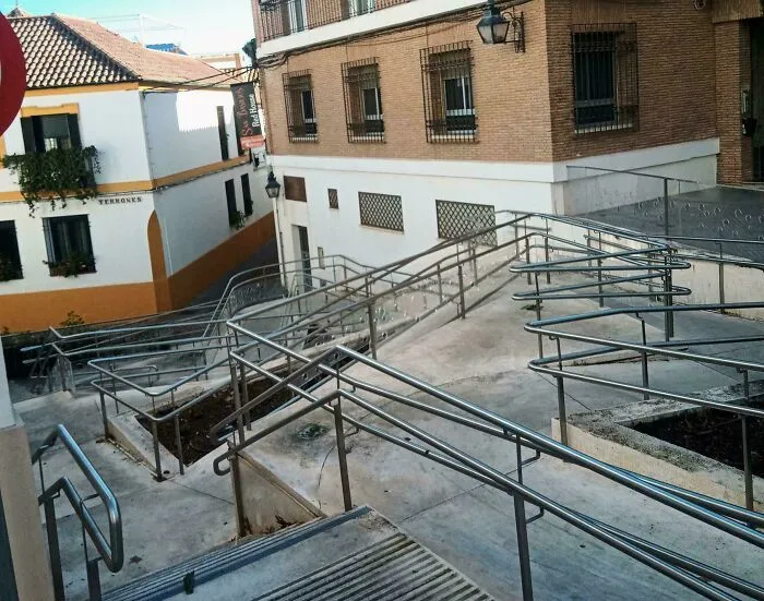 Rampa para silla de ruedas o una obra de Escher