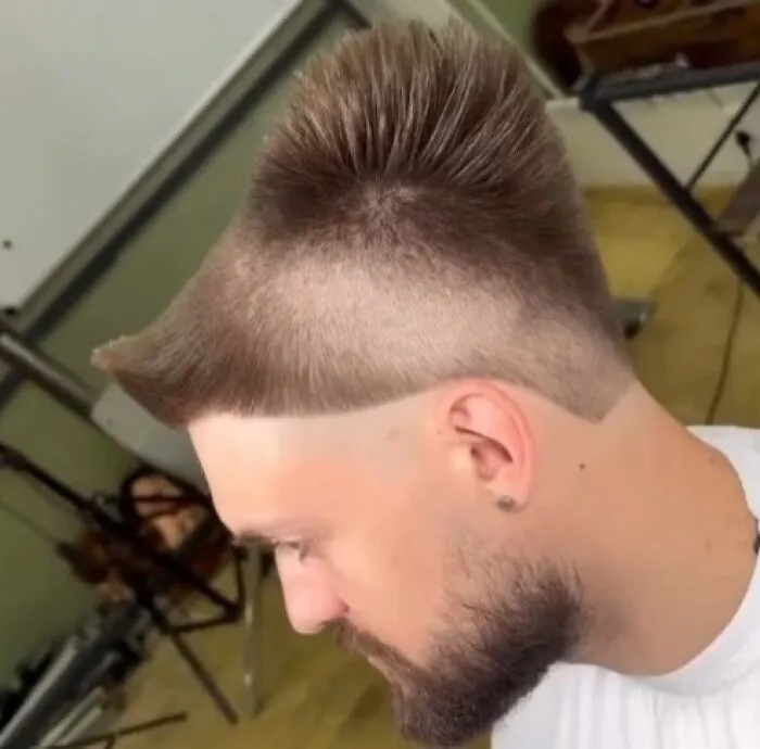 32 Cortes de pelo tan ridículos que son para llevar sombrero hasta que vuelva a crecer