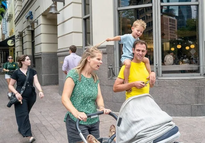 31 Street Shots By Perry Hall Showing The Honest Side Of Urban Life