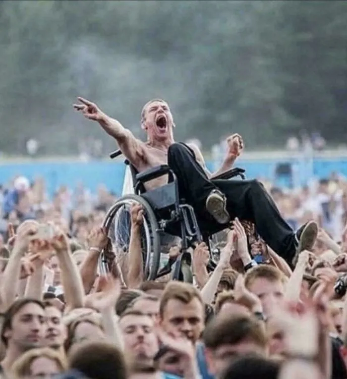 The Crowd Surfer