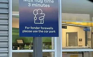 55 Unexpectedly Funny Signs People Found In The Wild (New Pics)