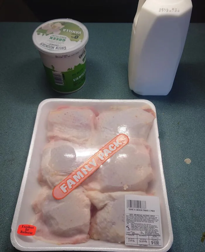 My Roommate And I Got Into An Argument When I Said We Shouldn't Dine-In At A Restaurant With These In The Car On An 80 Degree Day
