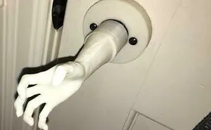 84 Small Mysteries That People Have Just Accepted That They’ll Never Be Able To Solve