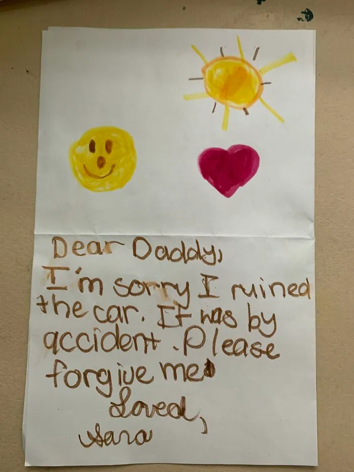 Interior de una tarjeta de disculpa que hice para mi papá cuando tenía siete años.