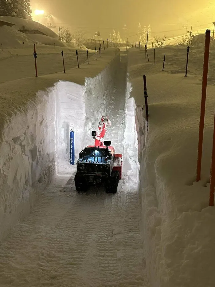 Nagano & Niigata, Japan Have Gotten An Insane Amount Of Snow Recently