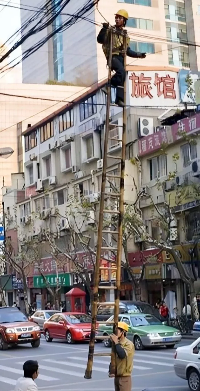 Como aguantar una escalera en China