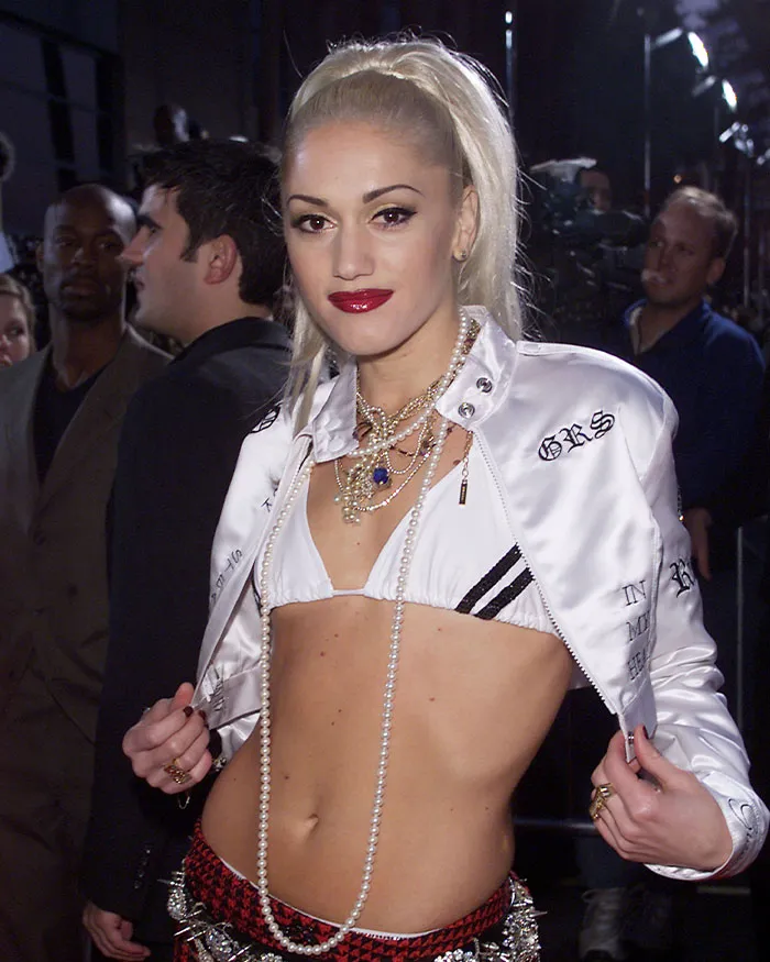 Gwen Stefani "Hollaback Girl"