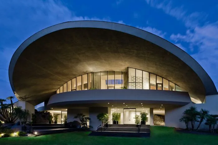 Bob Hope’s Futuristic Spaceship