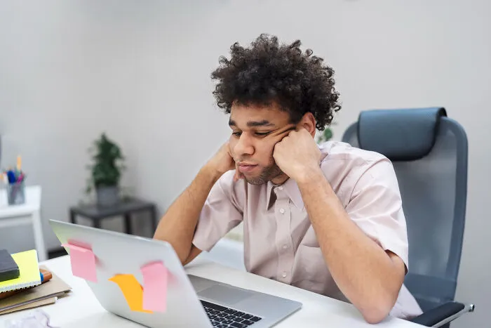 Online Thread Asked For The Dumbest Office Rules, And These 38 Answers Are A Corporate Nightmare