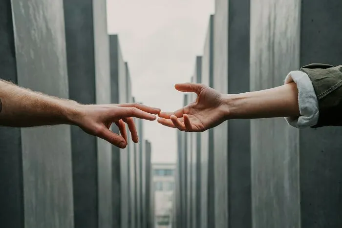 "Frick. That. Place": 45 Times Folks Realized They Might Be In A Cult