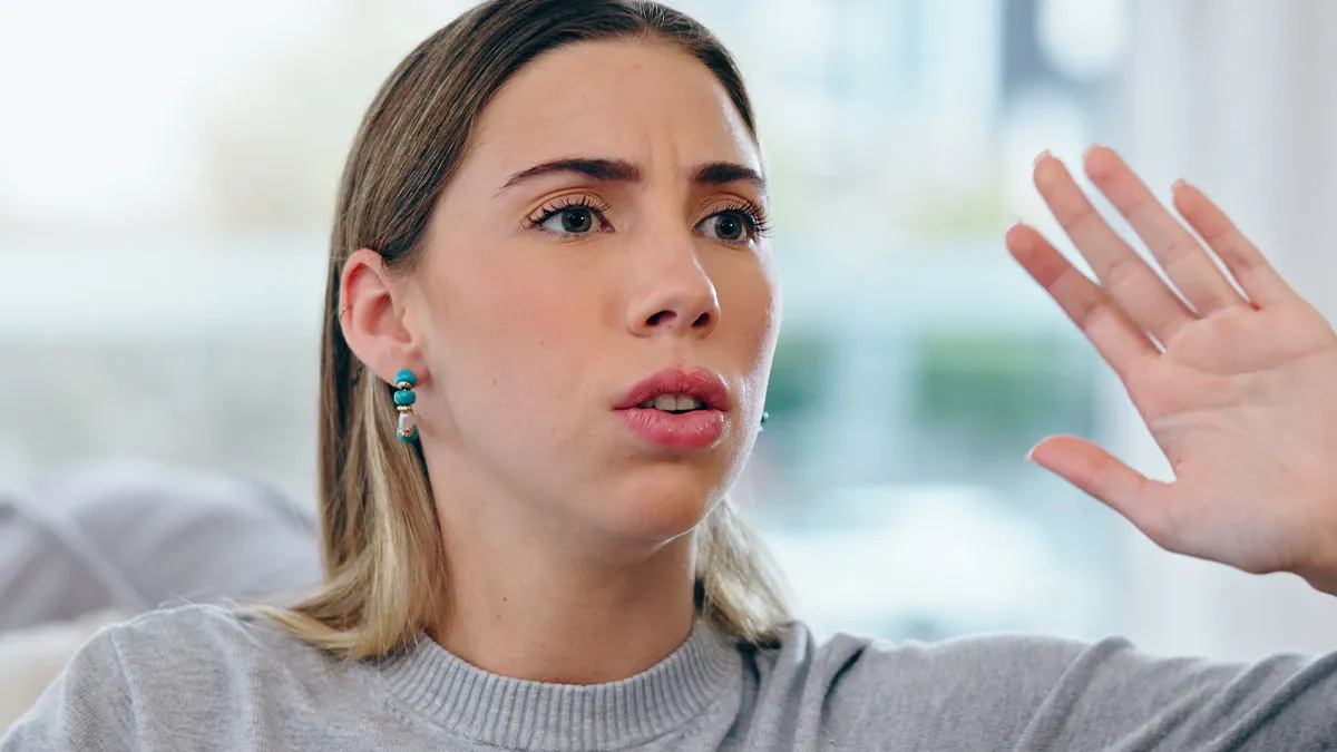 Bride Calls Out MIL’s “Generous” Wedding Gift, Her Fiancé’s Reaction Makes Her End Their Engagement
