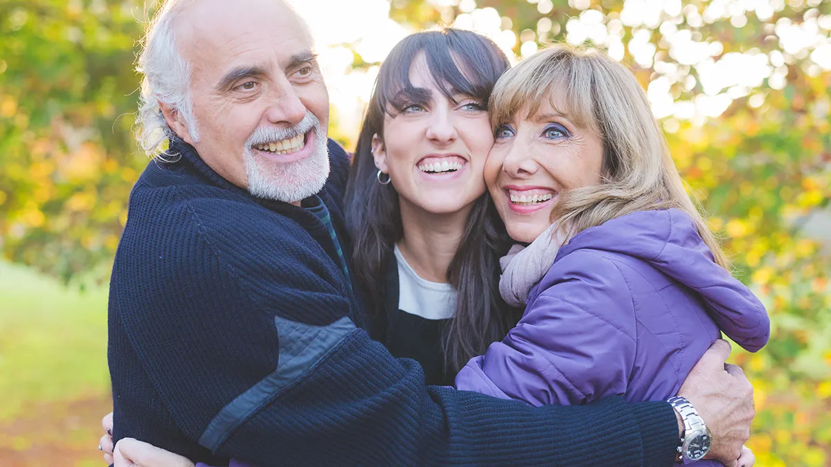 Daughter Of Polyamorous Parents Reveals 30 Truths About Her Unique Upbringing