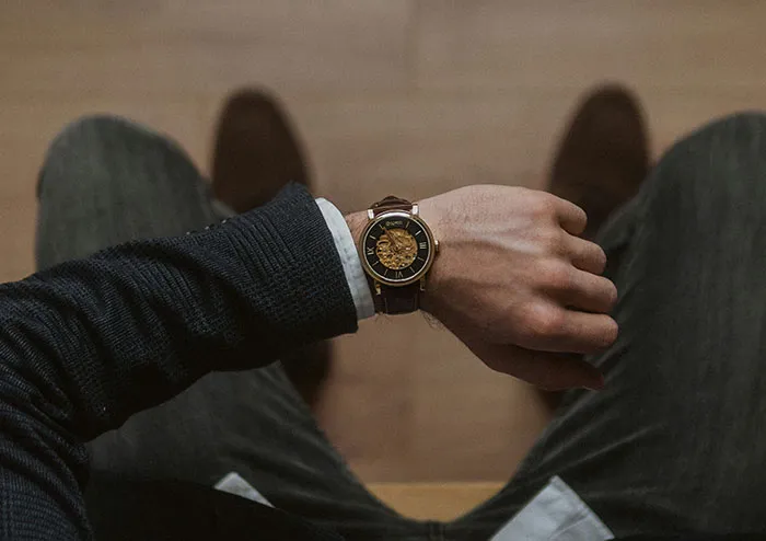 48 Guys Get Real About Female Traits That Women Think Would Win A Man Over, But Won’t
