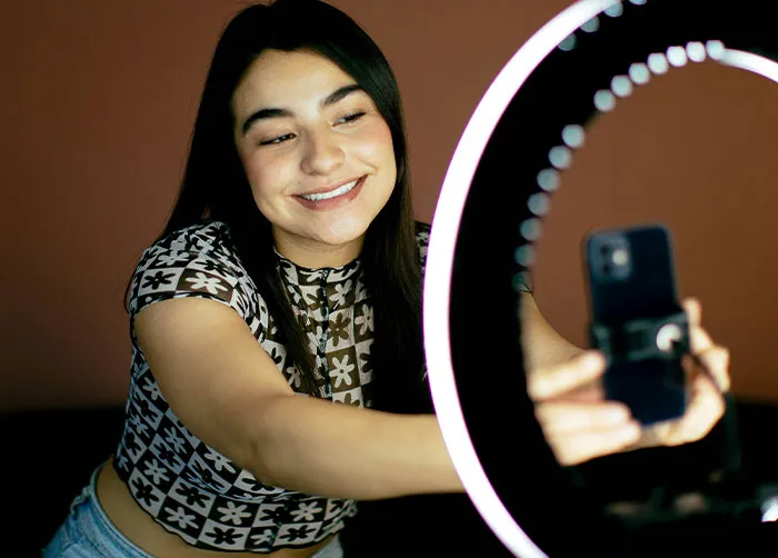 48 Guys Get Real About Female Traits That Women Think Would Win A Man Over, But Won’t