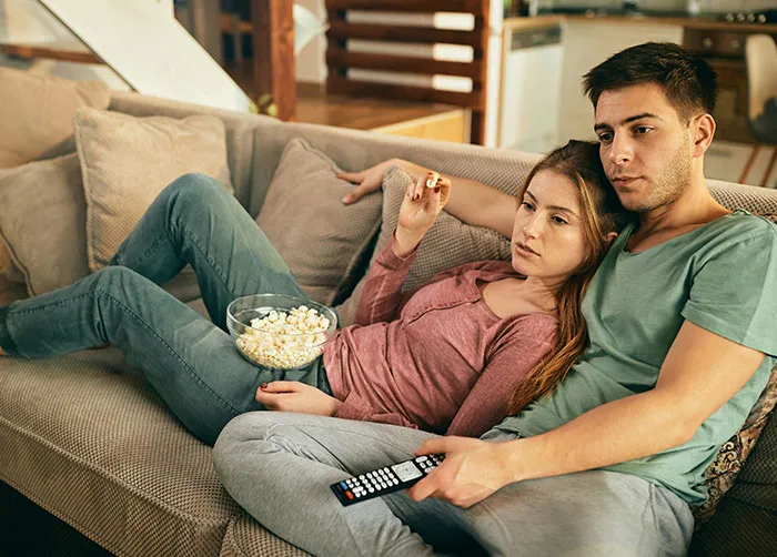 48 Guys Get Real About Female Traits That Women Think Would Win A Man Over, But Won’t