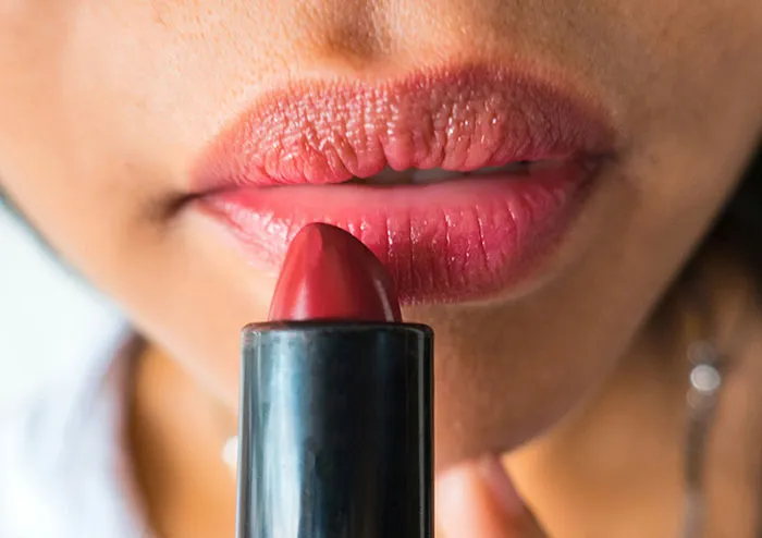 48 Guys Get Real About Female Traits That Women Think Would Win A Man Over, But Won’t