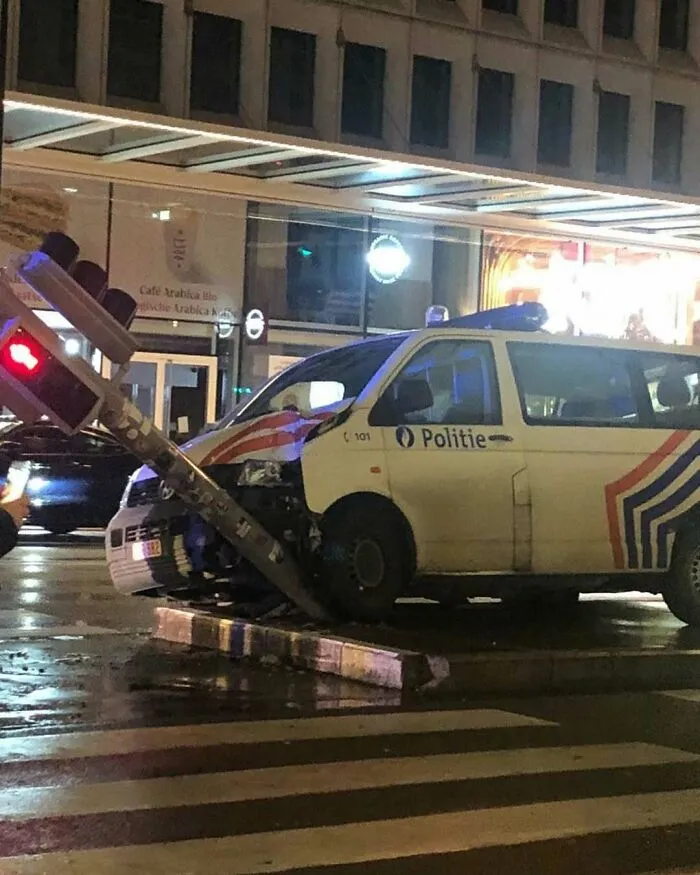 95 Bizarre Photos That Perfectly Encapsulate What It’s Like To Live In Brussels