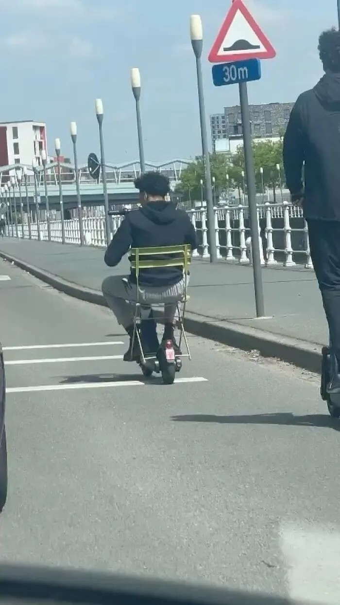 95 Bizarre Photos That Perfectly Encapsulate What It’s Like To Live In Brussels