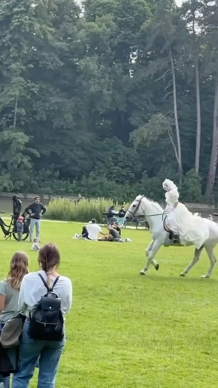 95 Bizarre Photos That Perfectly Encapsulate What It’s Like To Live In Brussels