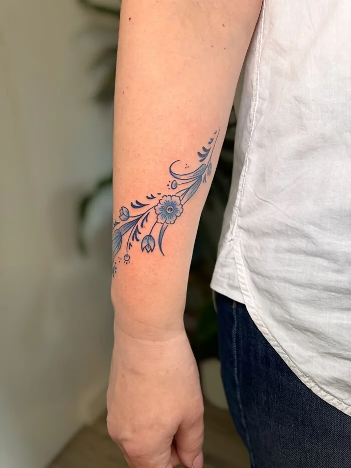 Inspired By The Old Dutch Tradition, I Started Bringing Delft Blue To Tattoos (28 Pics)