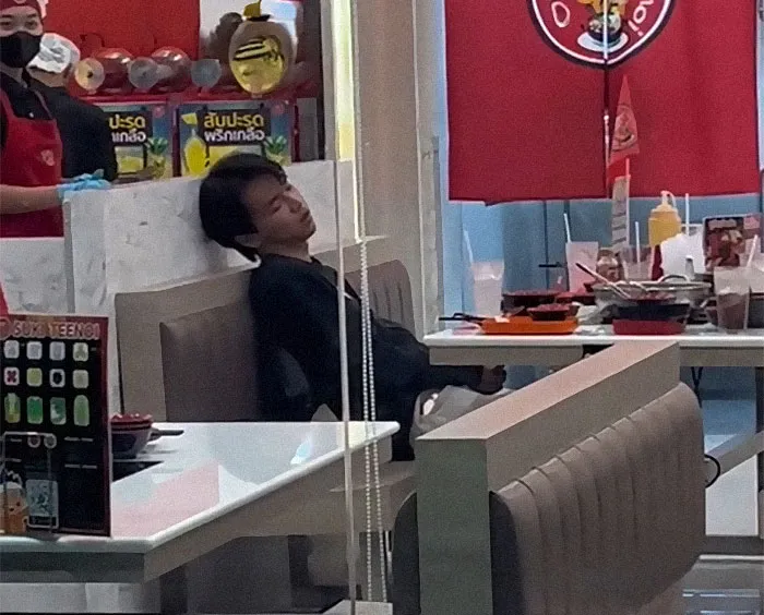 "Haunts Me To This Day": 58 Moments Workers From All-You-Can-Eat Establishments Can't Forget