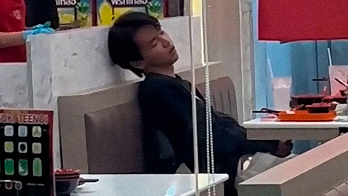 "Haunts Me To This Day": 58 Moments Workers From All-You-Can-Eat Establishments Can't Forget