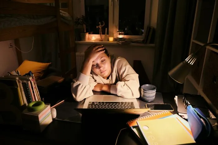 36 Extremely Overrated Adult Goals People Chase That Are A Waste Of Time