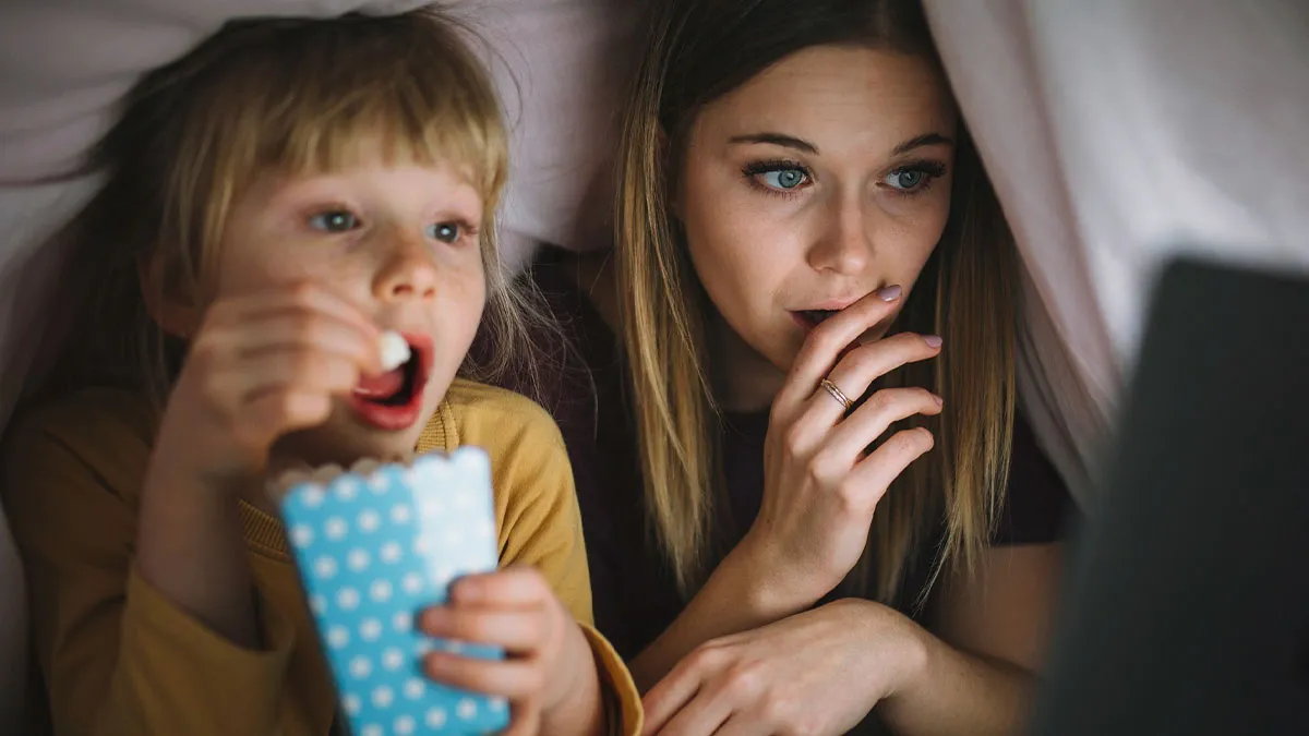 Parents Ghost Babysitter Bro, Throw A Tantrum When They Come Home To Chaos
