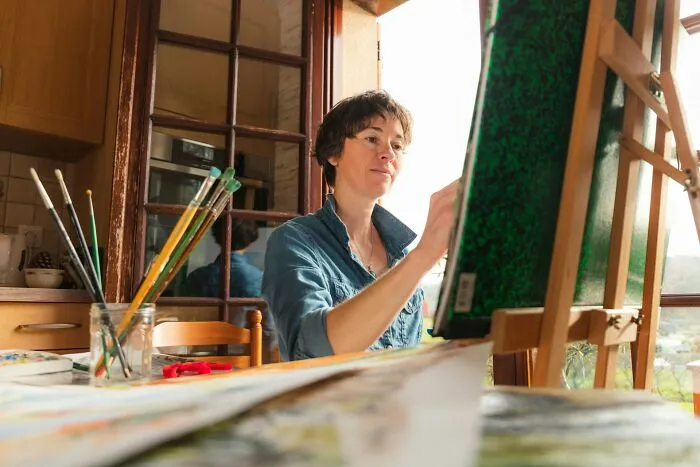 36 Extremely Overrated Adult Goals People Chase That Are A Waste Of Time