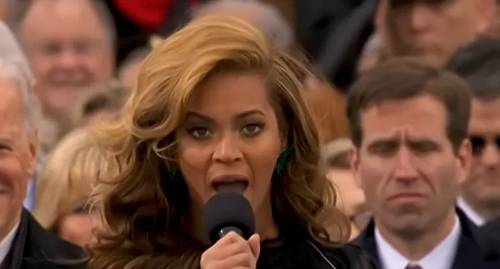 36 Times Celebrities Gave A Brilliant Comeback To Leave The Interviewer Completely Speechless