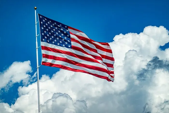 “Talking In The Lift”: 47 Offensive Things Americans Do In Other Countries Without Even Realizing It