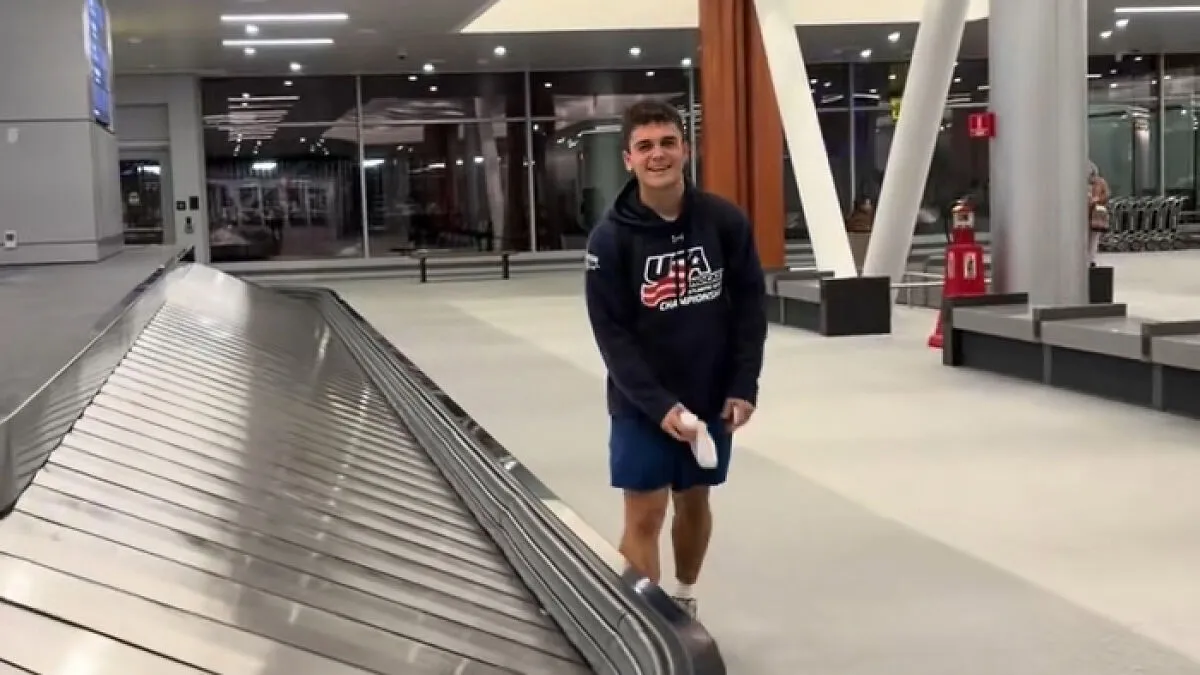 “Carousel Of Shame”: Passenger Goes Viral As His Underwear Appears One By One On Baggage Claim