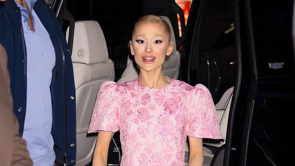 Fans React Strongly After Ariana Grande’s Golden Globes Appearance Goes Viral