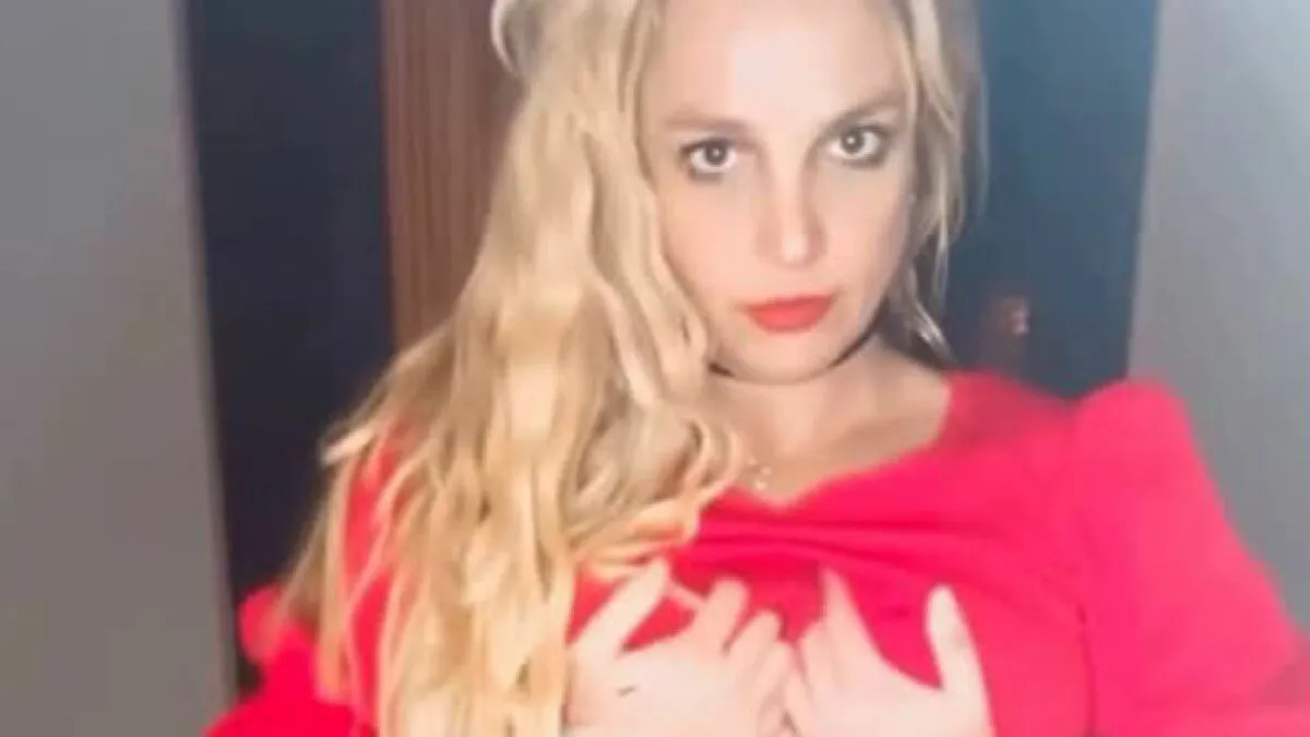 “A Shame”: Britney Spears Suffers Wardrobe Disaster In Sheer Bodysuit While Twerking To Cardi B