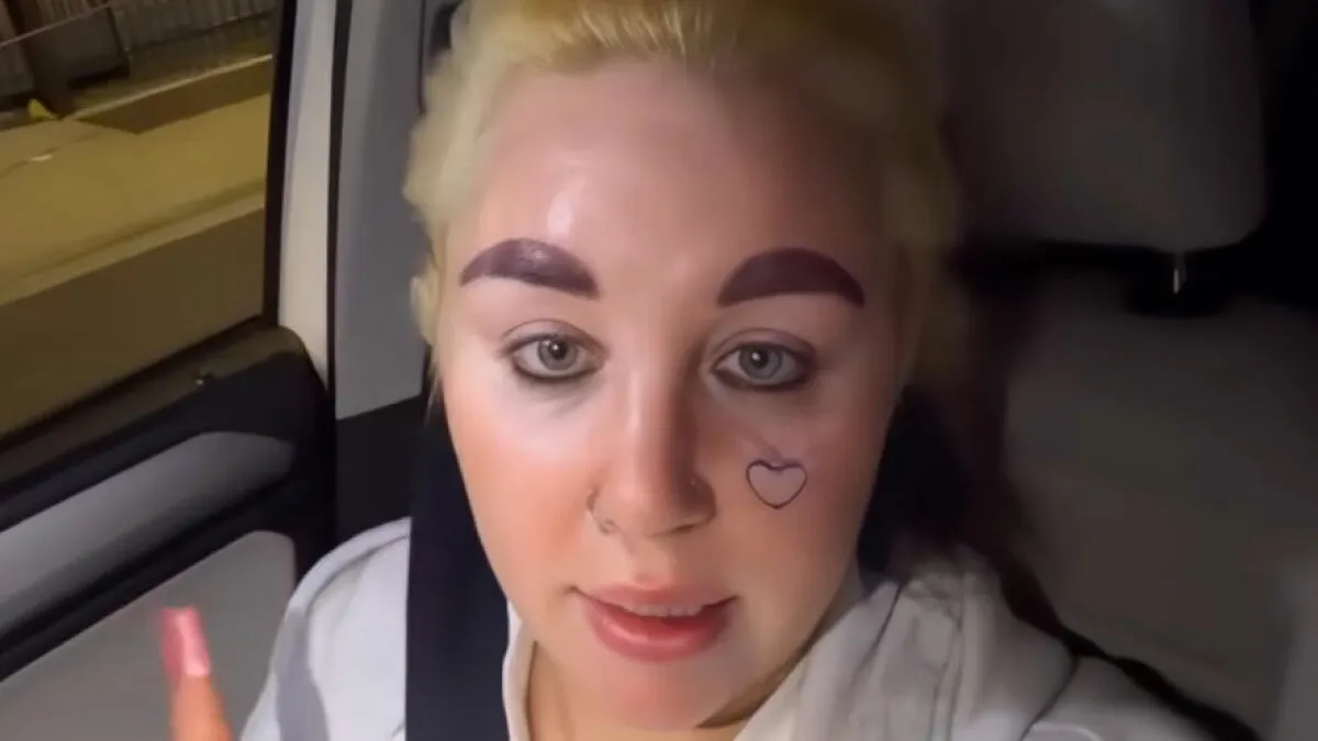 “Tragic Tale Of Child Stars”: Amanda Bynes’ New Tattoo Raises Alarm As Fans Call It A "Scream For Help"