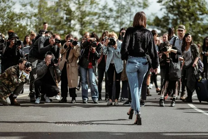36 Extremely Overrated Adult Goals People Chase That Are A Waste Of Time