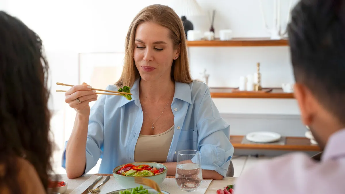 Woman Leaves Dinner Table After FIL’s Cruel Insult, Hubby Rages At Her For “Disrespecting” His Fam