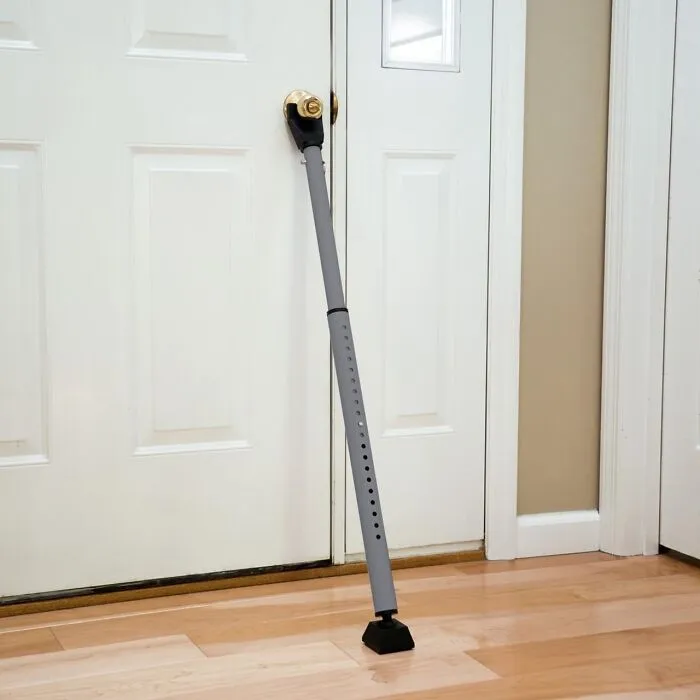 54 Women Who Live Alone Share The Smartest Ways They Keep Themselves Safe