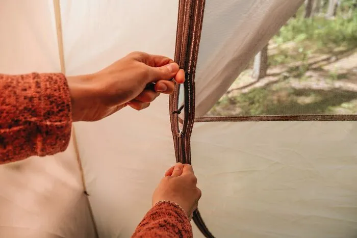 “It Was As If It Didn’t Exist”: 45 Unbelievably Scary, Creepy, And Weird Experiences People Had