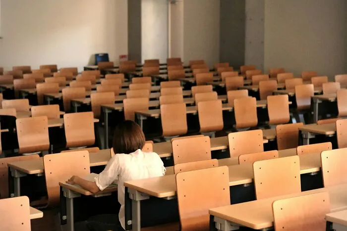 48 Unforgettable Teacher Moments Students Still Talk About