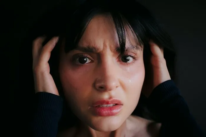 “It Was As If It Didn’t Exist”: 45 Unbelievably Scary, Creepy, And Weird Experiences People Had