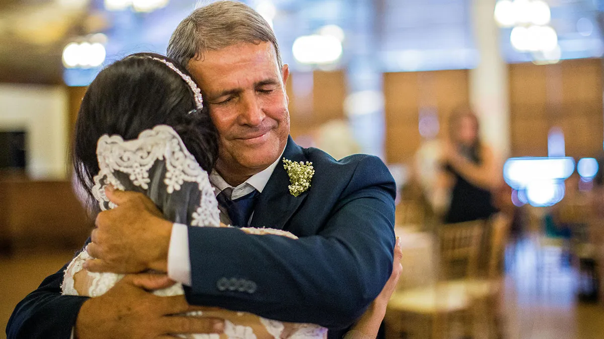Mom's Plan To Control Her Daughter's Wedding By Forcing Her To Uninvite Her Dad Backfires Horribly
