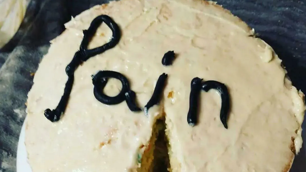 These 49 Cakes Are So Hilariously Blunt, They Had To Be Shared For Everyone Online To See