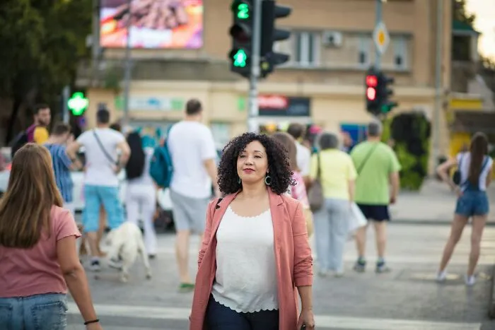54 Women Who Live Alone Share The Smartest Ways They Keep Themselves Safe
